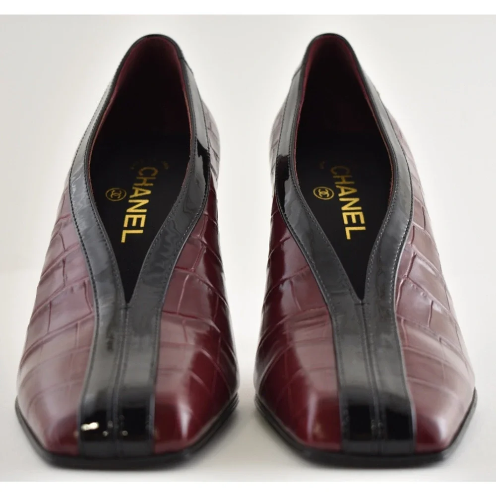 Chanel 26S Blazy Black Burgundy Red Crocodile Croc Embossed CC Heel Pump 39.5